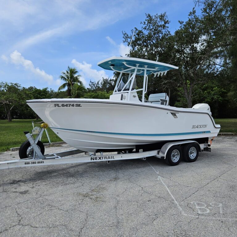 22 ft 2019 Blackfin 222 CC