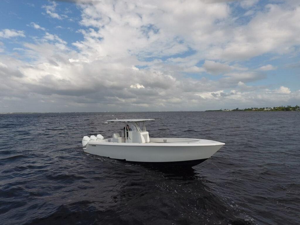 35 ft 2021 Contender 35 ST