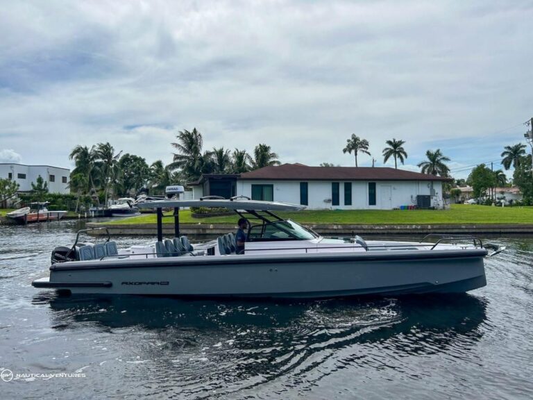 37 ft 2022 Axopar 37 Sun Top