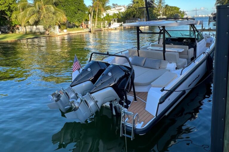 37 ft 2023 Axopar 37 Sun-Top