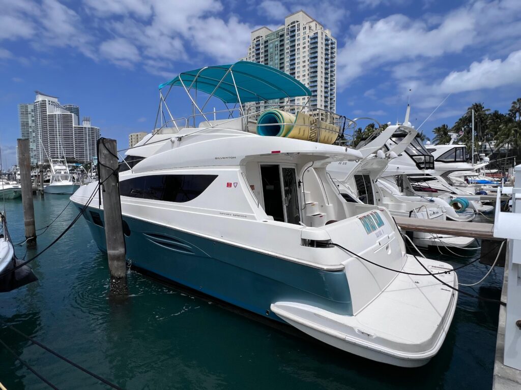 43 ft 2015 Silverton 43 Sport Bridge