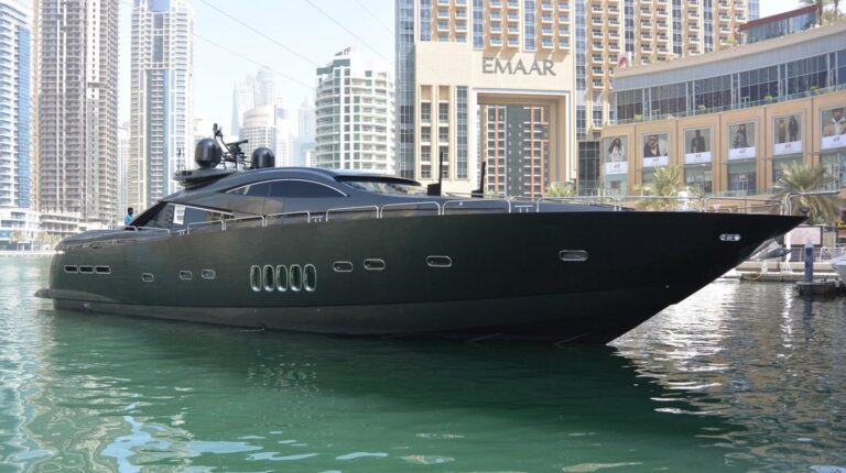 95 ft 2004 Sunseeker Predator 95